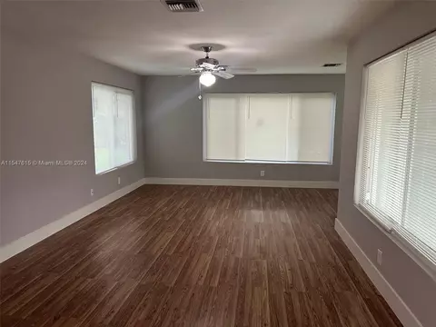 5801 Park Dr, Margate, FL 33063