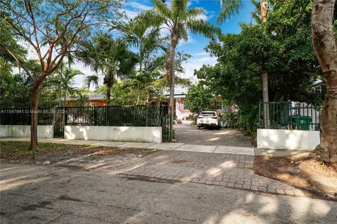 7 Samana Dr, Coconut Grove, FL 33133