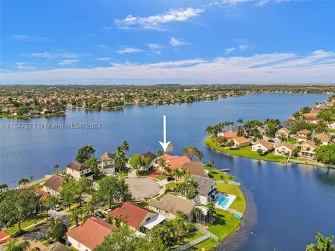 18492 NW 24th St, Pembroke Pines, FL 33029