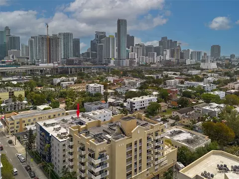 546 SW 1st St #504, Miami, FL 33130