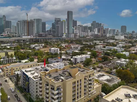 546 SW 1st St #504, Miami, FL 33130