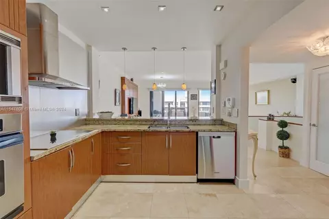 Undisclosed, Key Biscayne, FL 33149 photo 7