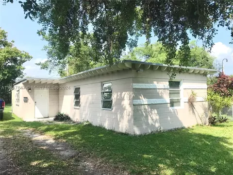 1575 NE 128th St, North Miami, FL 33161