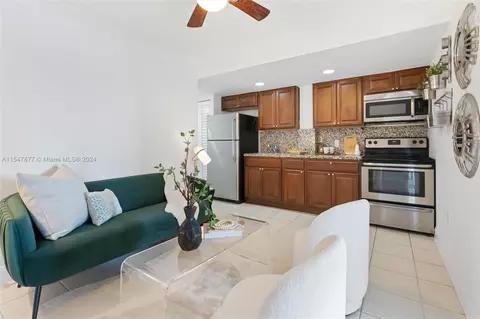 110 S Shore Dr #3G, Miami Beach, FL 33141