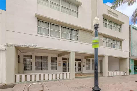 7326 Collins Ave #307, Miami Beach, FL 33141