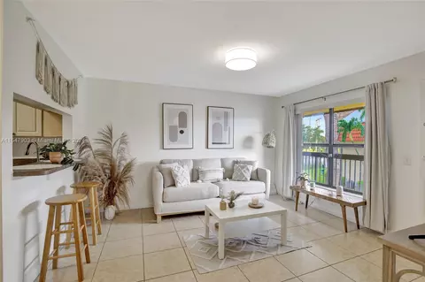 561 NW 100th Pl #201, Pembroke Pines, FL 33024
