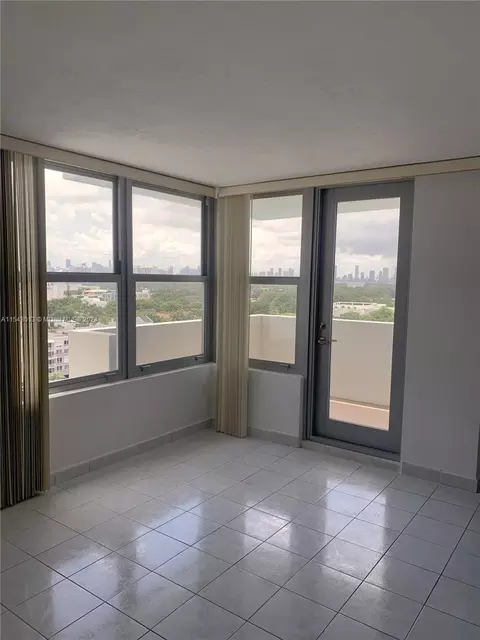 2899 Collins Ave #1522, Miami Beach, FL 33140