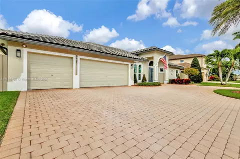 9443 Cross Creek Dr, Boynton Beach, FL 33436