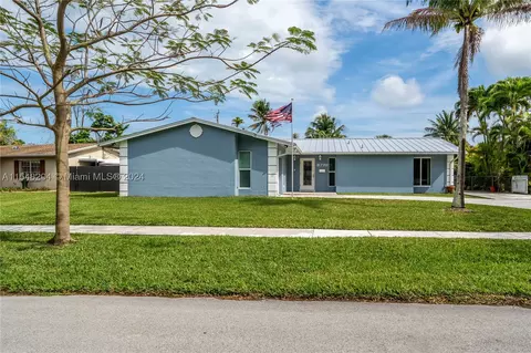 9770 Bel Aire Dr, Cutler Bay, FL 33157