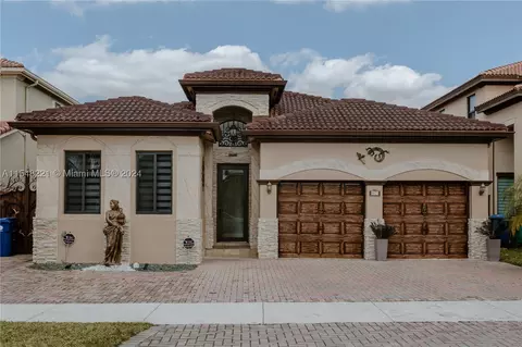 8875 NW 181st St, Hialeah, FL 33018