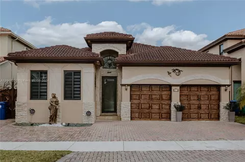 8875 NW 181st St, Hialeah, FL 33018