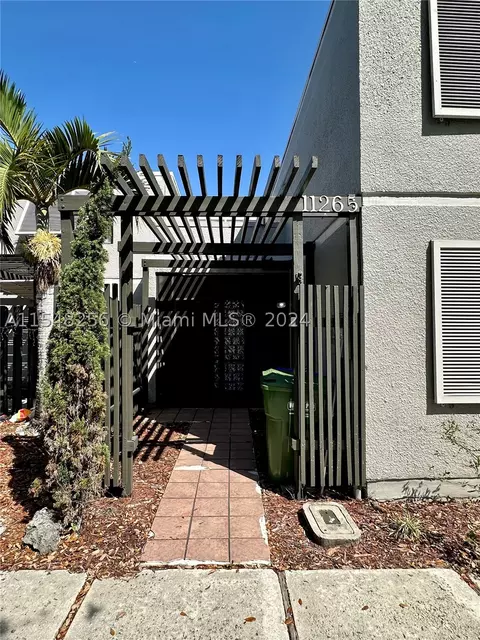 11265 NW 15th Pl, Pembroke Pines, FL 33026