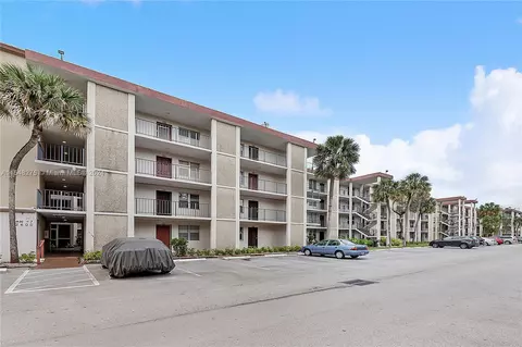 2600 NW 49th Ave #402, Lauderdale Lakes, FL 33313