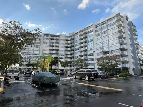1300 NE Miami Gardens Dr #1018E, Miami, FL 33179