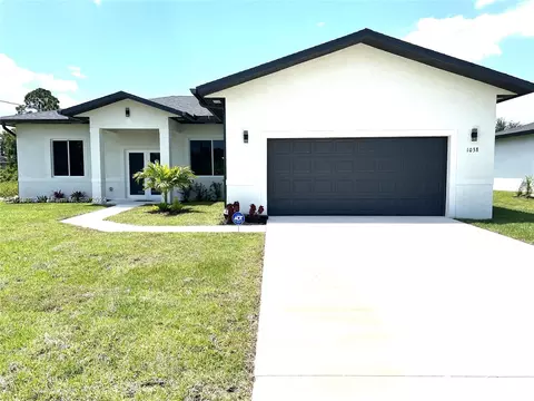 1038 Capetown Ave, Lehigh Acres, FL 33974