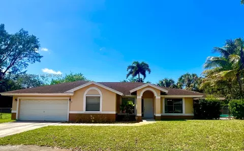 1818 NW 120th Ter, Pembroke Pines, FL 33026