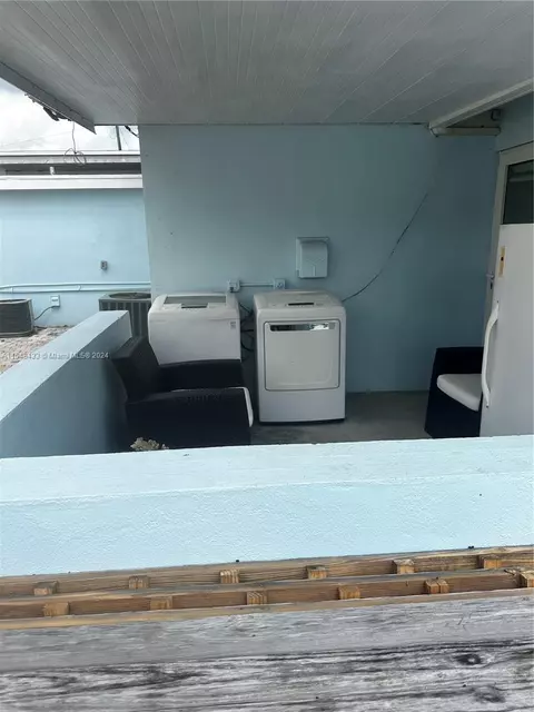 Kitchen - 630 W 50th Pl, Hialeah, FL 33012 photo 4 of 4