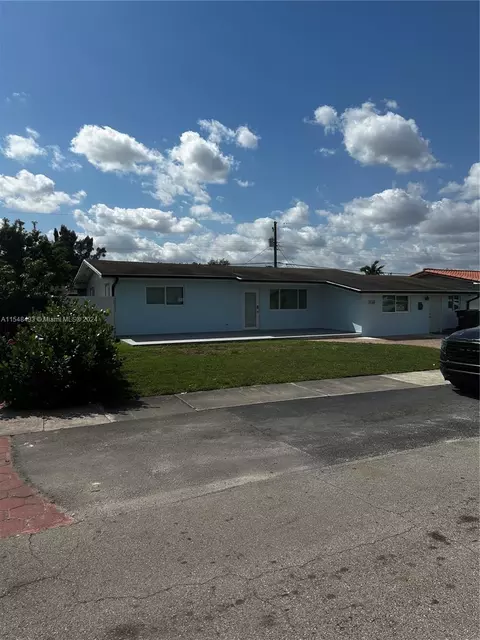 Exterior - 630 W 50th Pl, Hialeah, FL 33012 photo 2 of 5