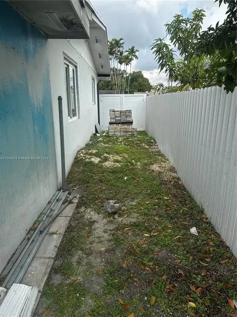 Exterior - 630 W 50th Pl, Hialeah, FL 33012 photo 5 of 5