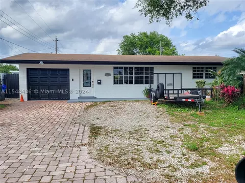 8521 NW 14th St, Pembroke Pines, FL 33024