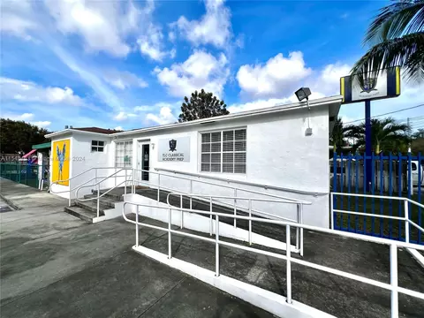 5703 SW 17th St, Miami, FL 33155 photo 2