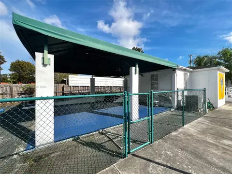 5703 SW 17th St, Miami, FL 33155 photo 17