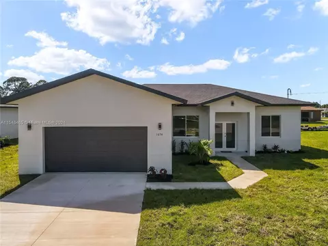 1036 Capetown Ave, Lehigh Acres, FL 33974