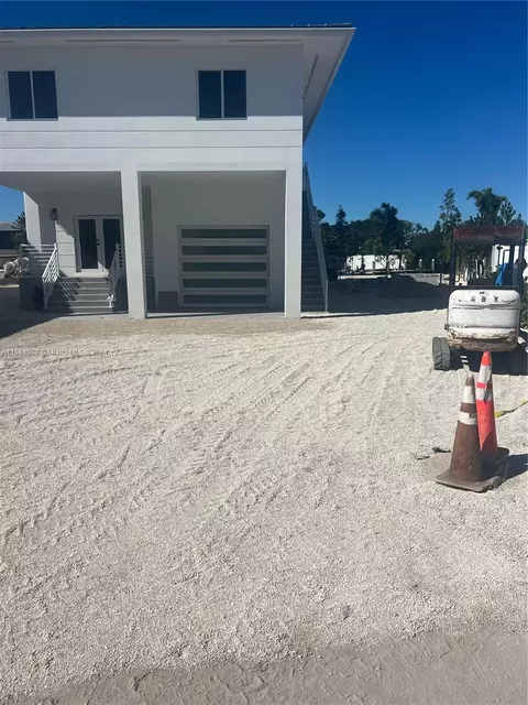 111 Azalea St, Tavernier, FL 33070