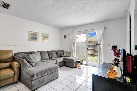 840 SW 105th Ave #309, Miami, FL 33174
