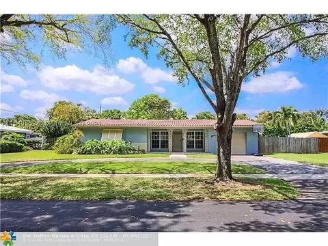 701 Garden Ct, Plantation, FL 33317