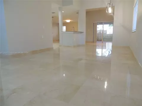 10813 NW 53rd Ln, Doral, FL 33178