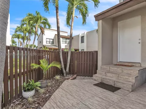 10300 NW 9th St Cir #201, Miami, FL 33172