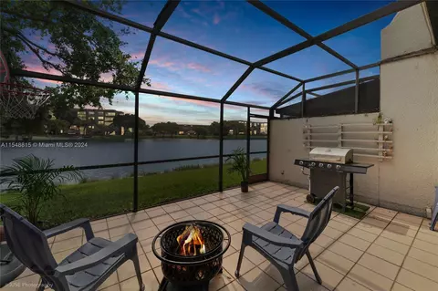 11316 NW 14th Ct, Pembroke Pines, FL 33026
