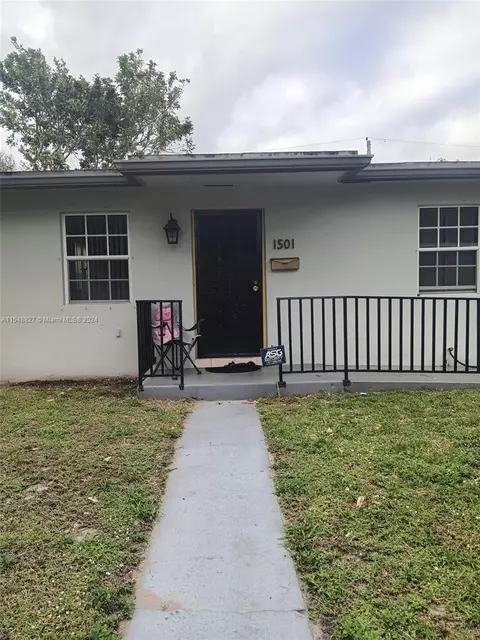 1501 NE 154th Ter, North Miami Beach, FL 33162