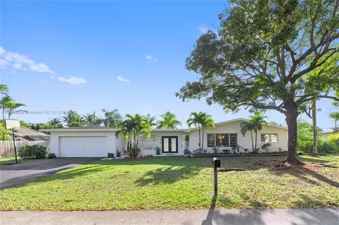 13455 SW 100th Ct, Miami, FL 33176