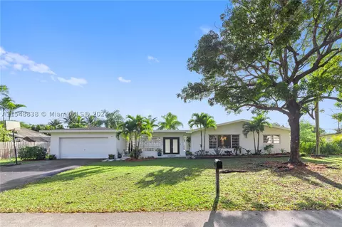 13455 SW 100th Ct, Miami, FL 33176