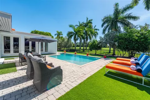 5301 Alton Rd, Miami Beach, FL 33140