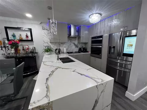 11275 SW 88th St #204K, Miami, FL 33176
