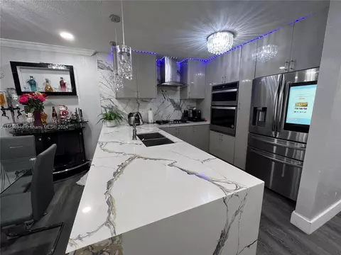 11275 SW 88th St #204K, Miami, FL 33176