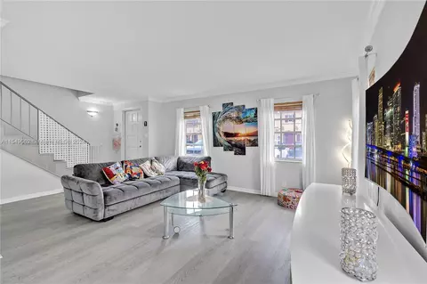 3060 Riverside Dr #E1, Coral Springs, FL 33065