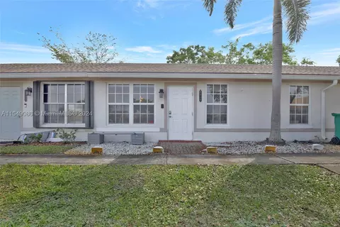 8030 SW 20th Ct, Davie, FL 33324