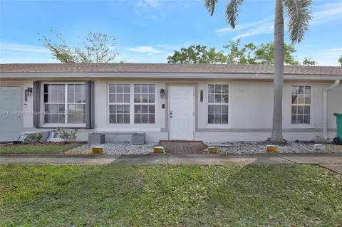 8030 SW 20th Ct, Davie, FL 33324