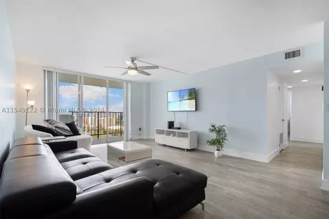 2780 NE 183rd St #2009, Aventura, FL 33160