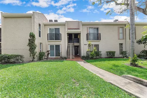 5256 NE 6th Ave #A30, Oakland Park, FL 33334