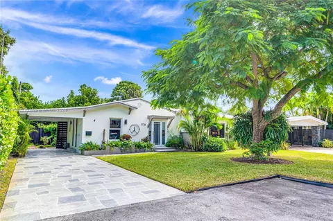 1736 NE 17th Ave, Fort Lauderdale, FL 33305