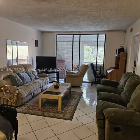 2851 Somerset Dr #201, Lauderdale Lakes, FL 33311