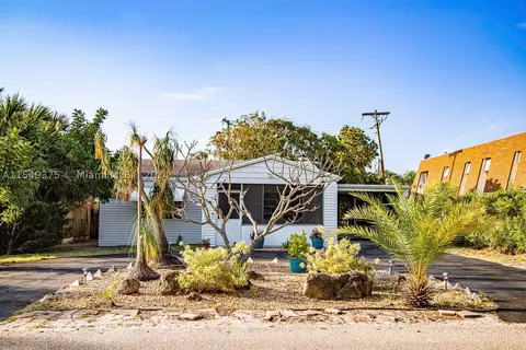 110 E Central Blvd, Lantana, FL 33462