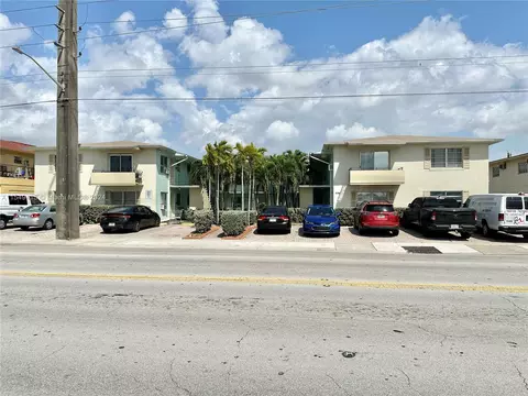 855 W 29th St #14, Hialeah, FL 33012