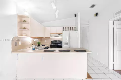 Kitchen - 7705 W 34th Ln, Hialeah, FL 33018 photo 4 of 4