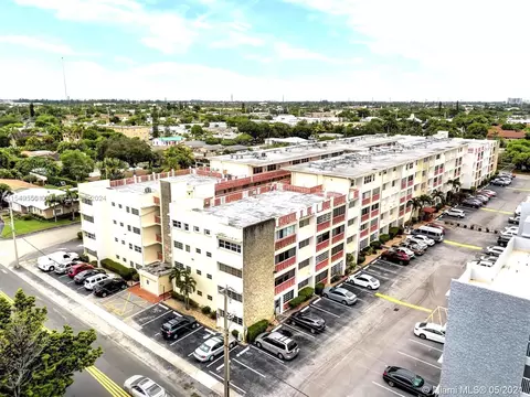 215 SE 3rd Ave #406A, Hallandale Beach, FL 33009